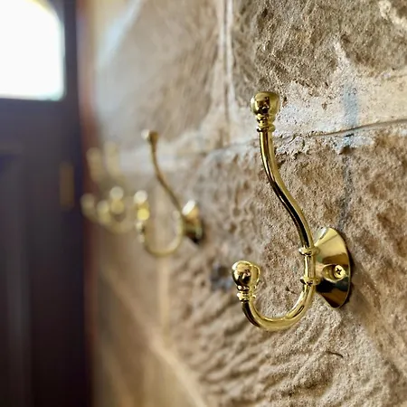 Penelopes Place * Whitby