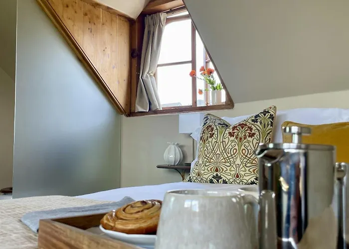 Penelopes Place 惠特比